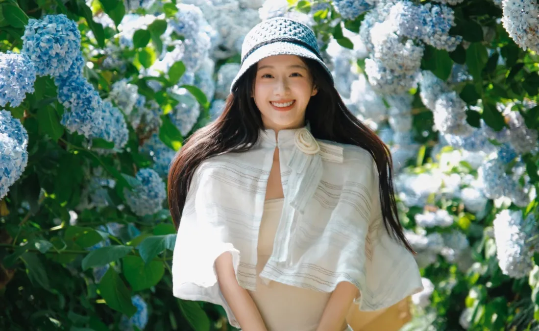 2k包上恩壁纸｜花簇背景图 - 蓝白绣球花自然风景「哲风壁纸」