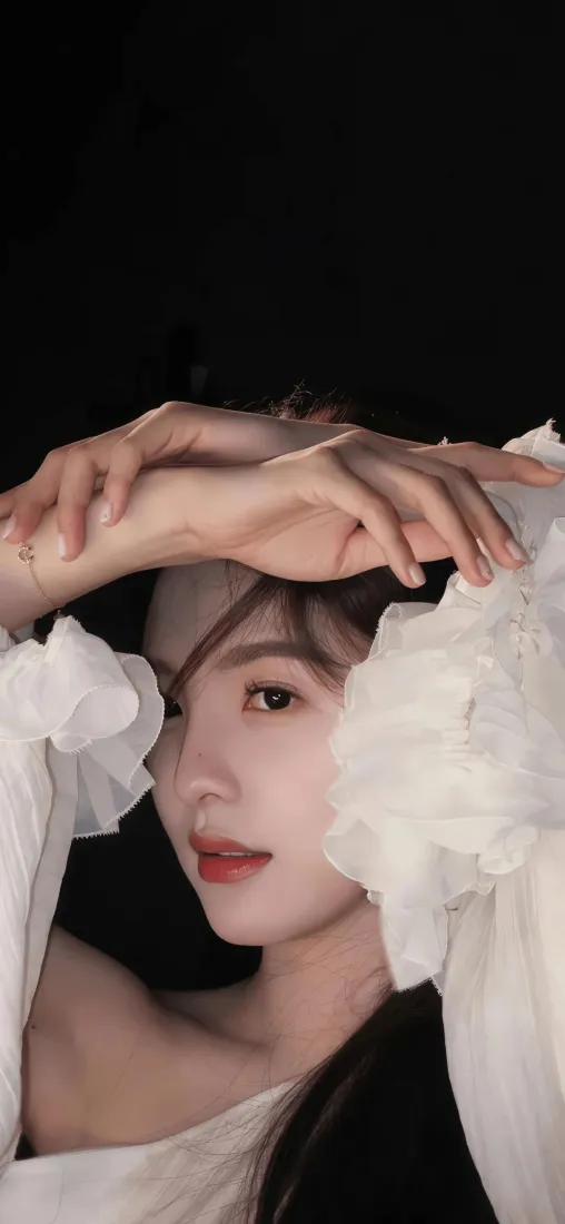 白衣美女手机壁纸｜黑色背景图片 - 红唇人像「哲风壁纸」