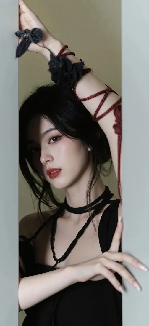 黑衣美女手机壁纸｜偏红背景 - Ios红唇「哲风壁纸」