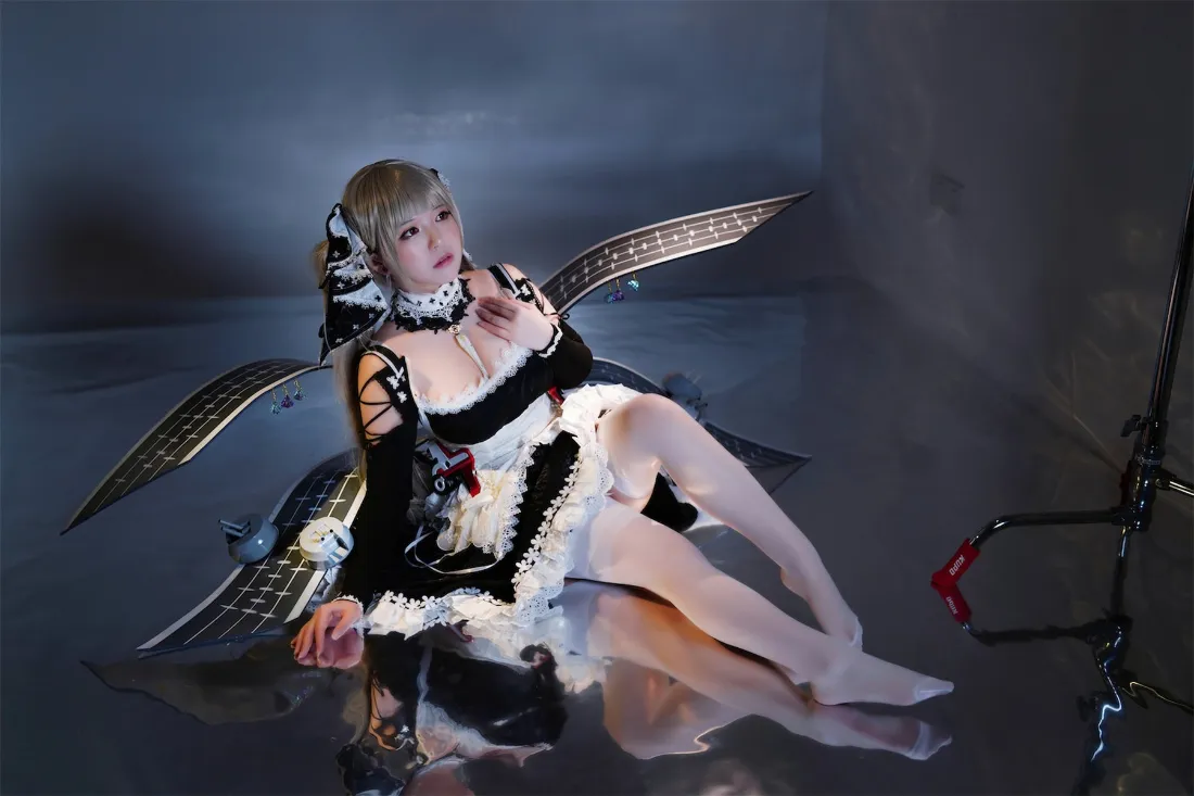 2kcosplay壁纸｜摄影棚背景图 - 黑白翅膀造型「哲风壁纸」