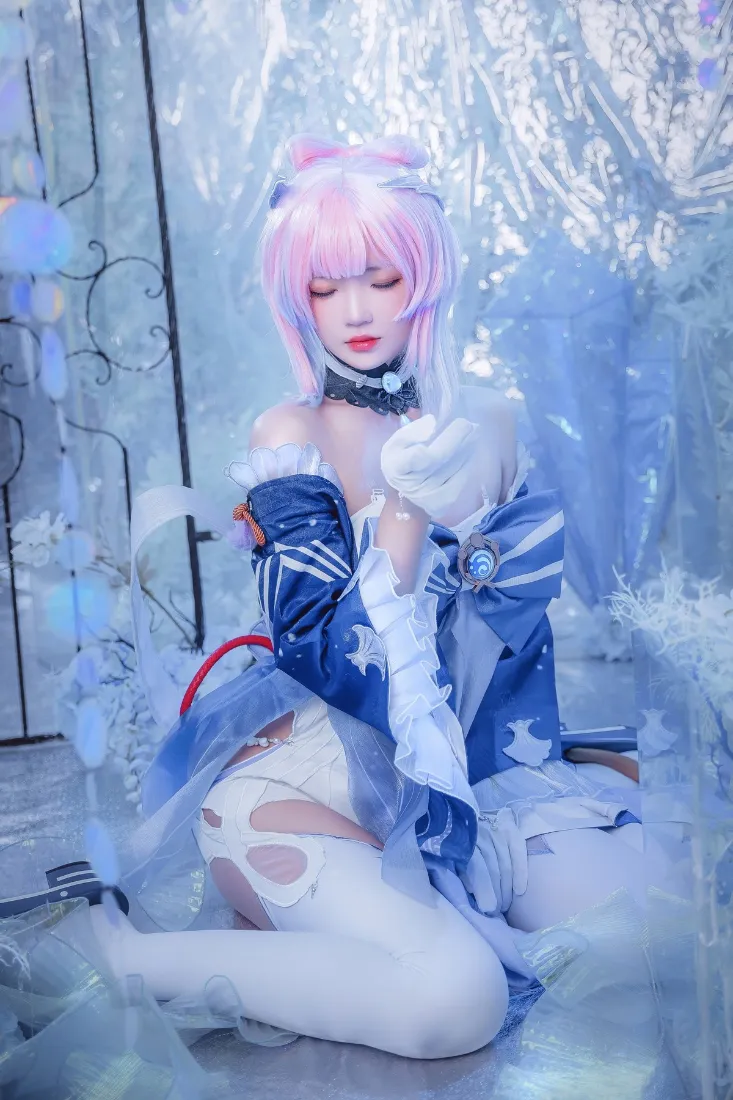 cosplay手机壁纸｜冰雪背景图片 - 粉发蓝白coser「哲风壁纸」
