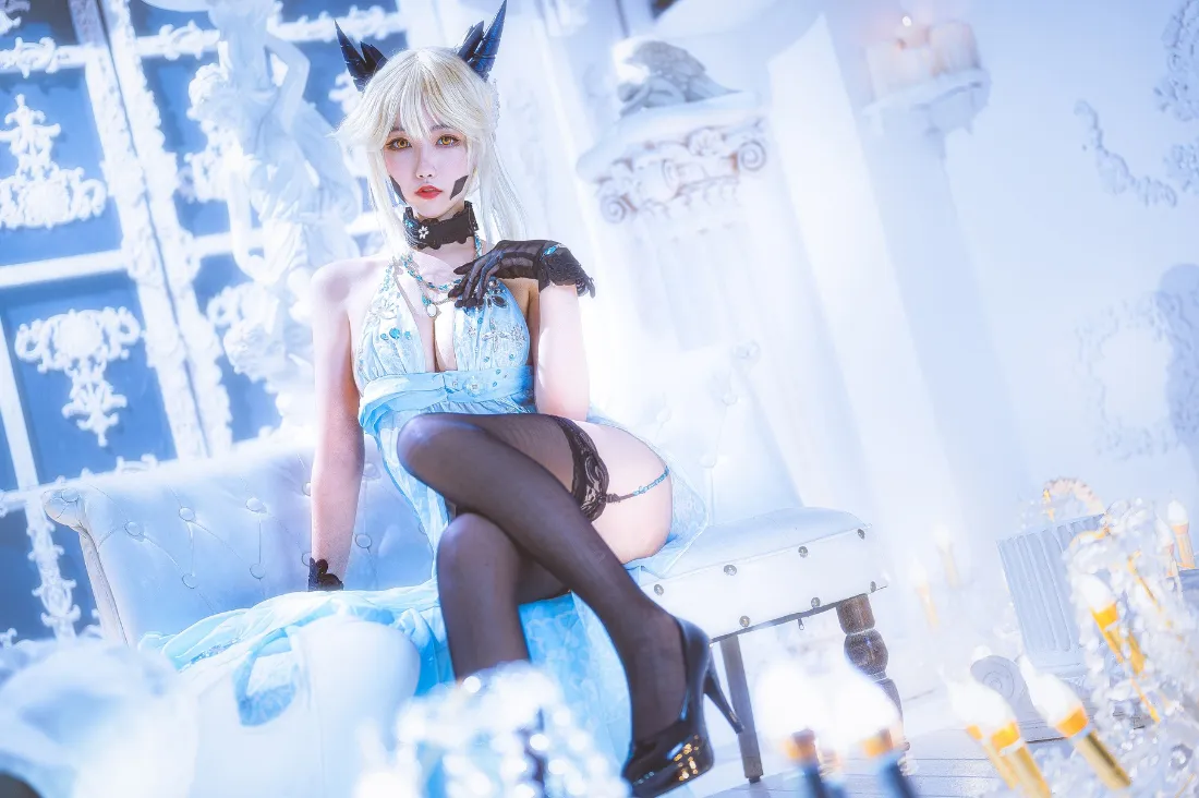 2k兔耳少女壁纸｜白色复古背景图片 - 黑丝高跟鞋「哲风壁纸」