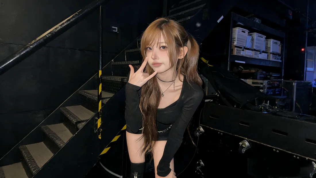 5k双马尾美女壁纸｜室内背景图片 - 甜酷黑衣「哲风壁纸」