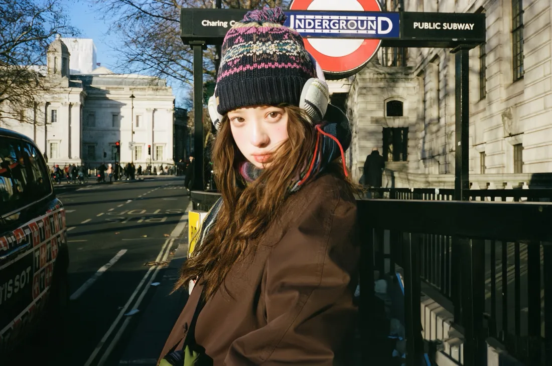 5k街头美女壁纸｜伦敦街头背景图片 - 冬日穿搭「哲风壁纸」