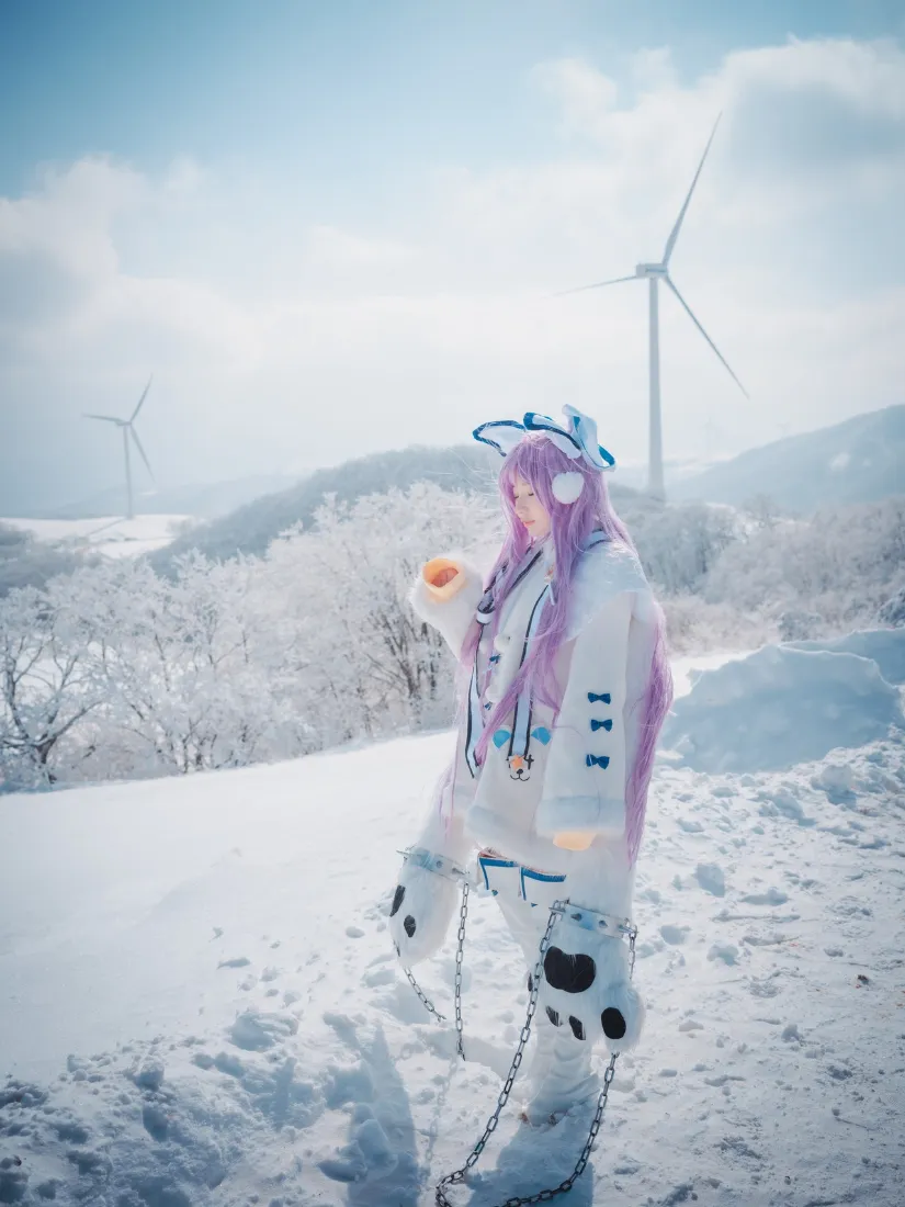 紫发角色雪景手机壁纸｜冬日雪地背景图片 - 风车「哲风壁纸」