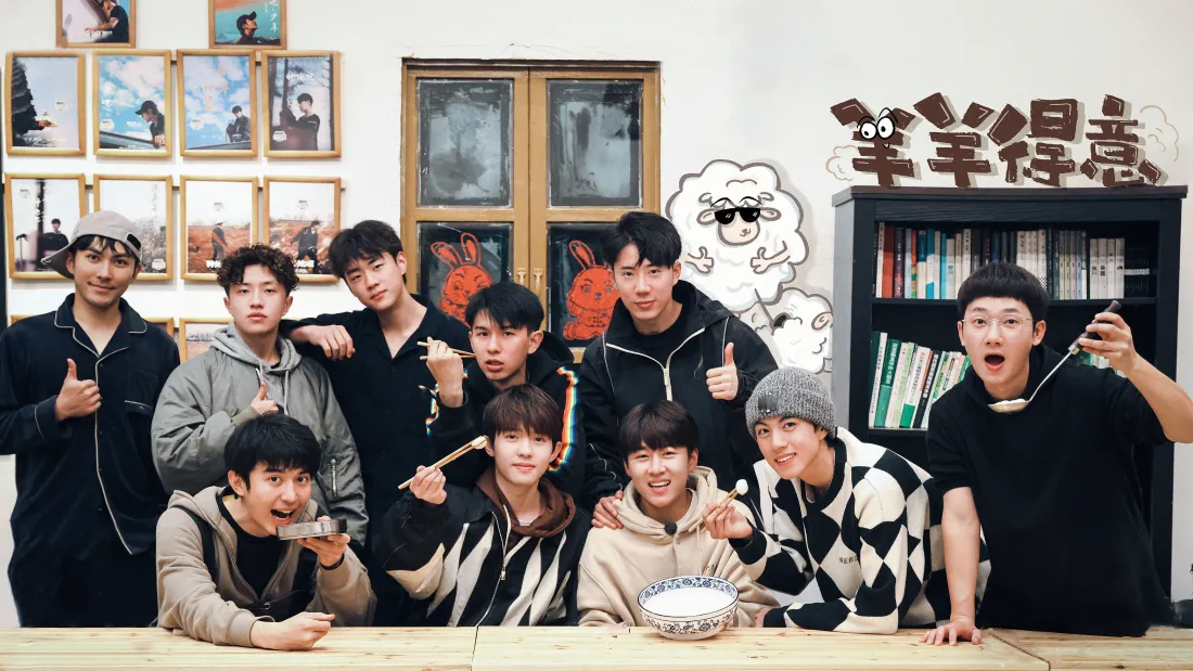 4k十个勤天壁纸｜室内背景图片 - 团队合影「哲风壁纸」