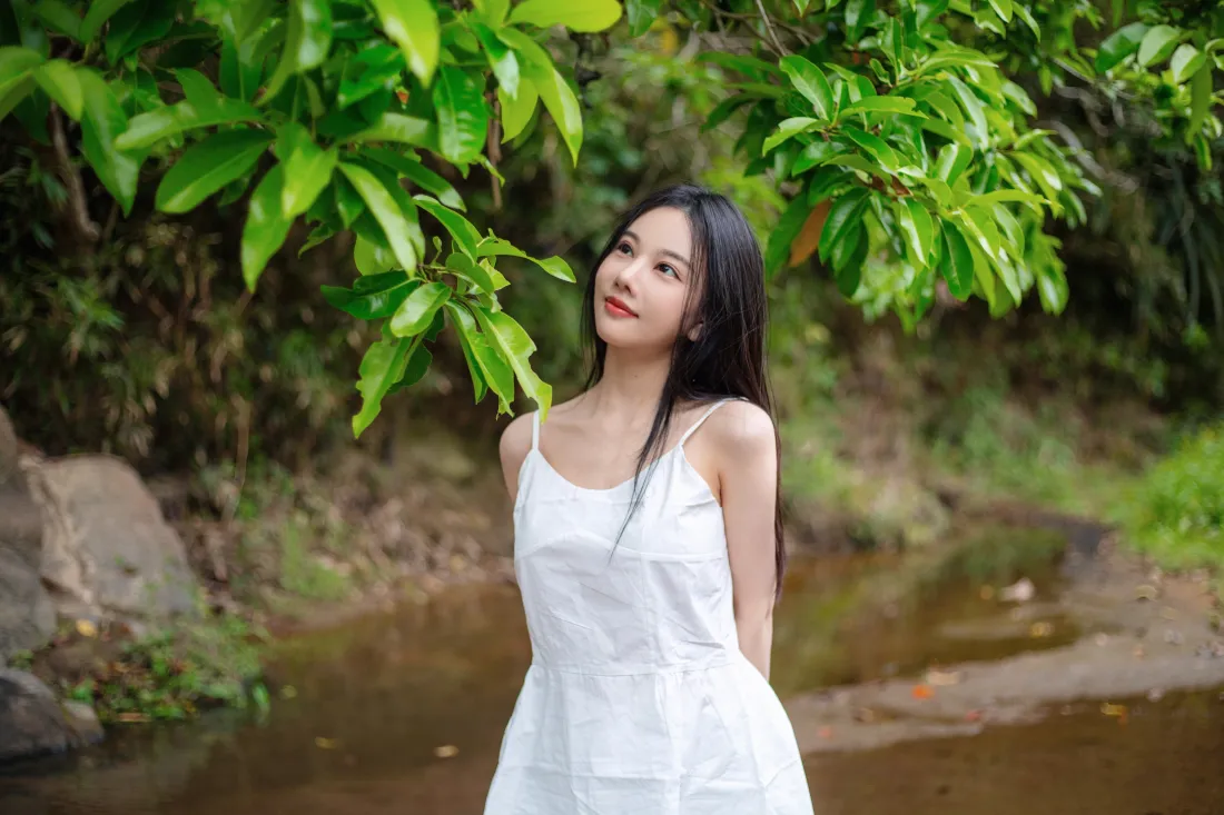 5k白衣女子壁纸｜自然风景背景图片 - 户外写真「哲风壁纸」