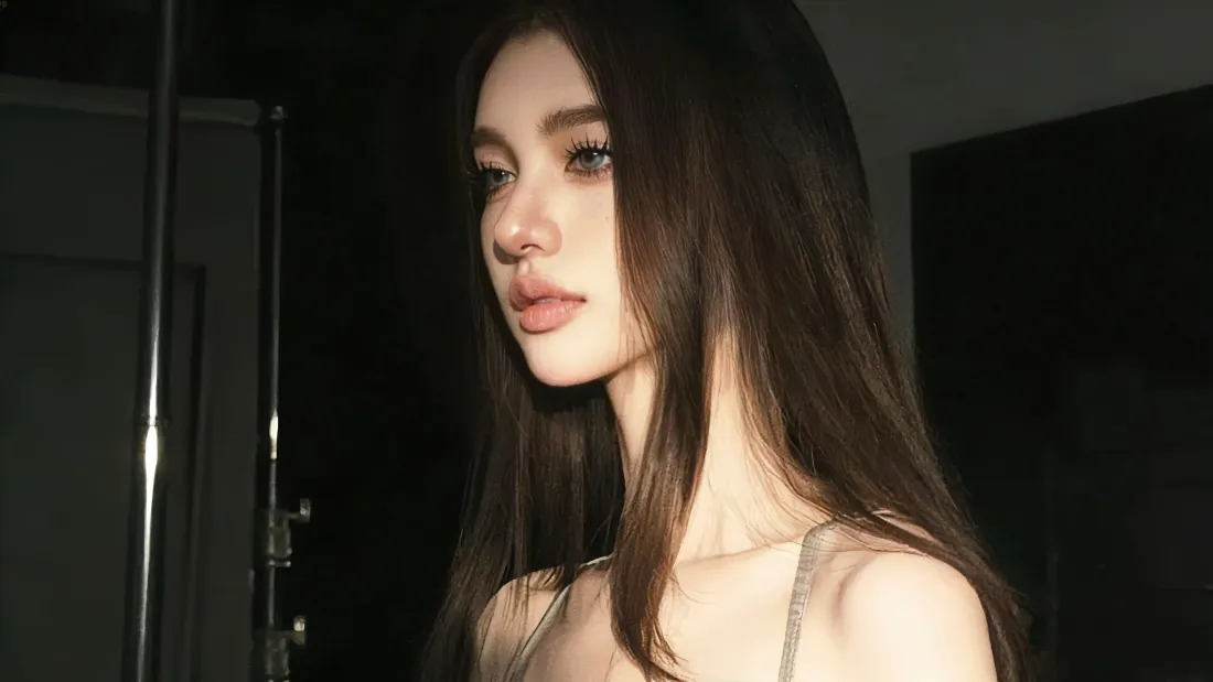 5k骨相美美女壁纸｜暗色背景图片 - 长发气质「哲风壁纸」