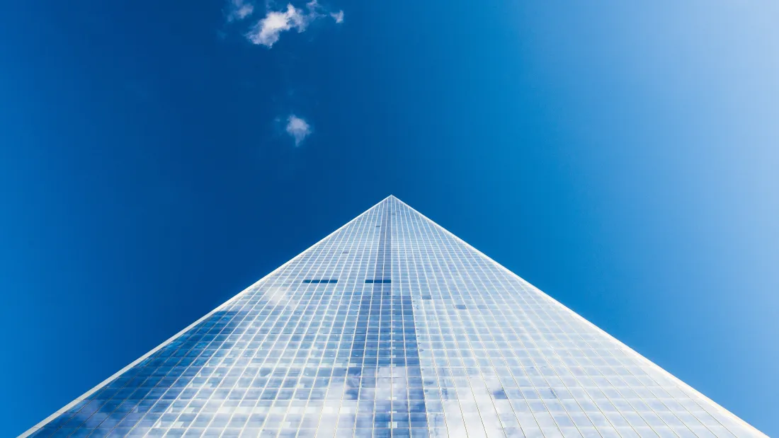 4k摩天大楼壁纸｜蓝天背景图片 - 现代城市风光「哲风壁纸」