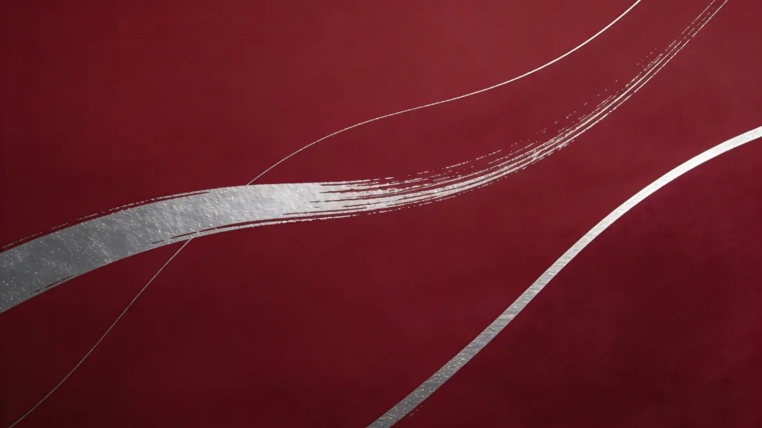 3k简约壁纸｜红色背景图片 - 银白金属流线「哲风壁纸」