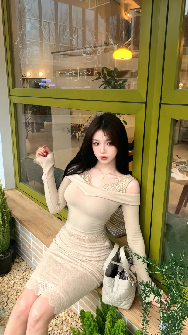 露肩裙美女手机壁纸｜咖啡店背景图片 - Ios风「哲风壁纸」