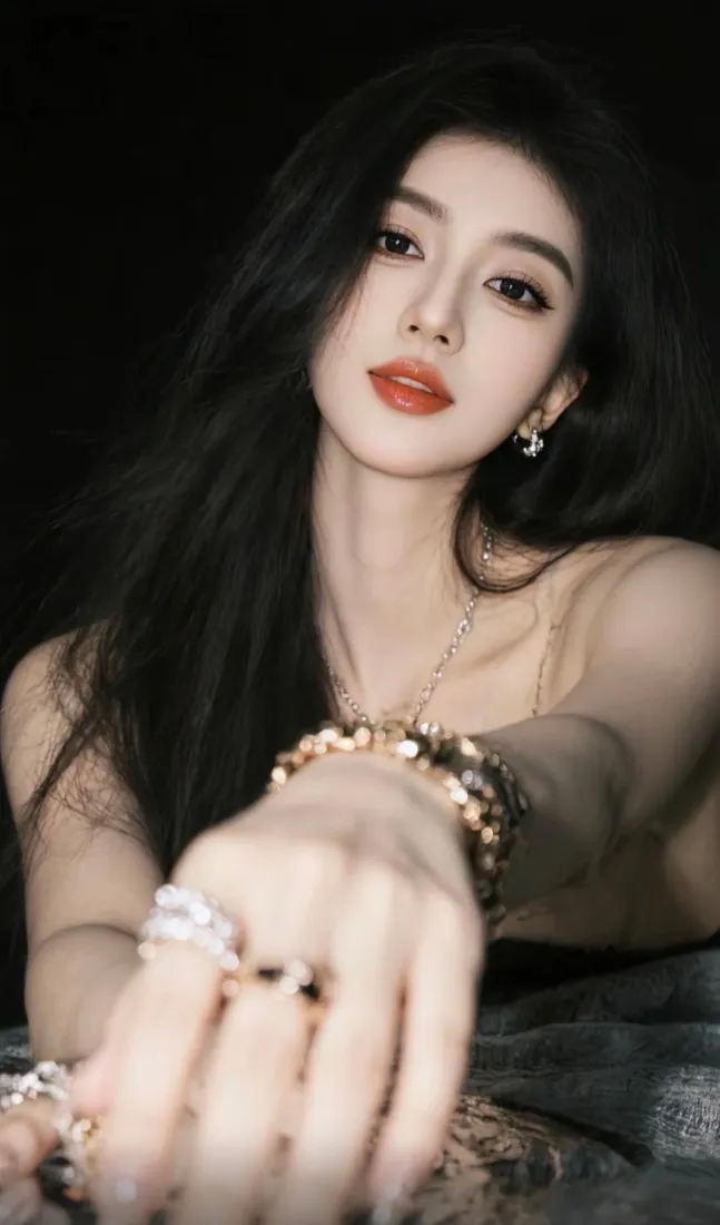 气质长发美女手机壁纸｜纯黑背景图片 - IOS专属「哲风壁纸」