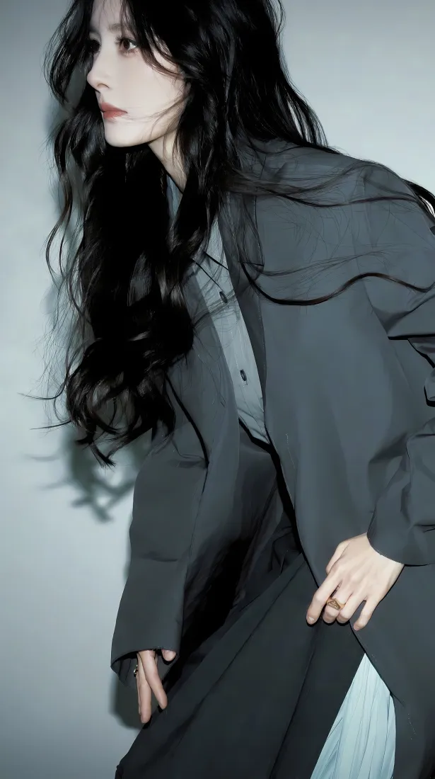 杨幂手机壁纸｜灰色西装背景图片 - 酷飒御姐「哲风壁纸」
