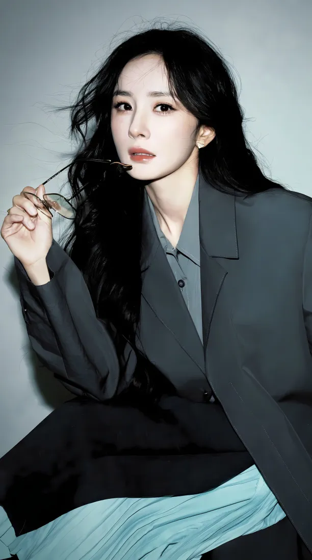 杨幂手机壁纸｜灰色西装背景图片 - 冷飒御姐「哲风壁纸」