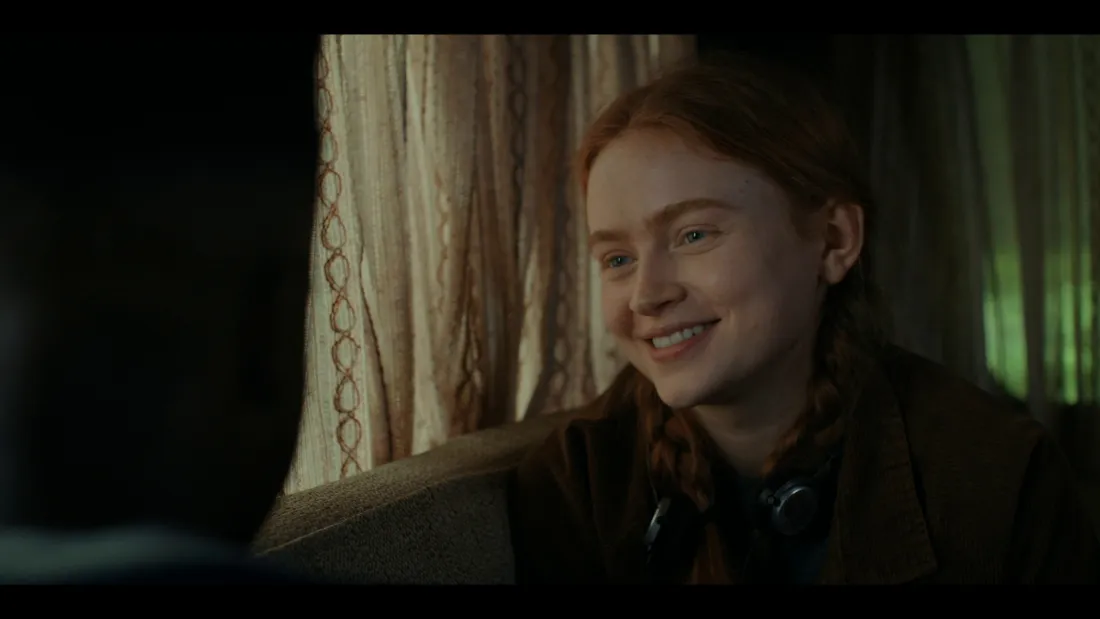 4kMax壁纸｜怪奇物语背景图片 - 红发微笑少女「哲风壁纸」