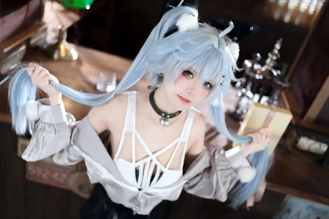 5k芙宁娜cos壁纸｜室内背景图片 - 甜美双马尾少女「哲风壁纸」