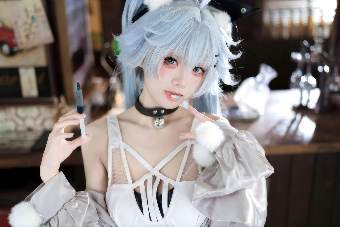 5k飞霄cos壁纸｜居家室内背景图片 - 高颜值甜美少女「哲风壁纸」