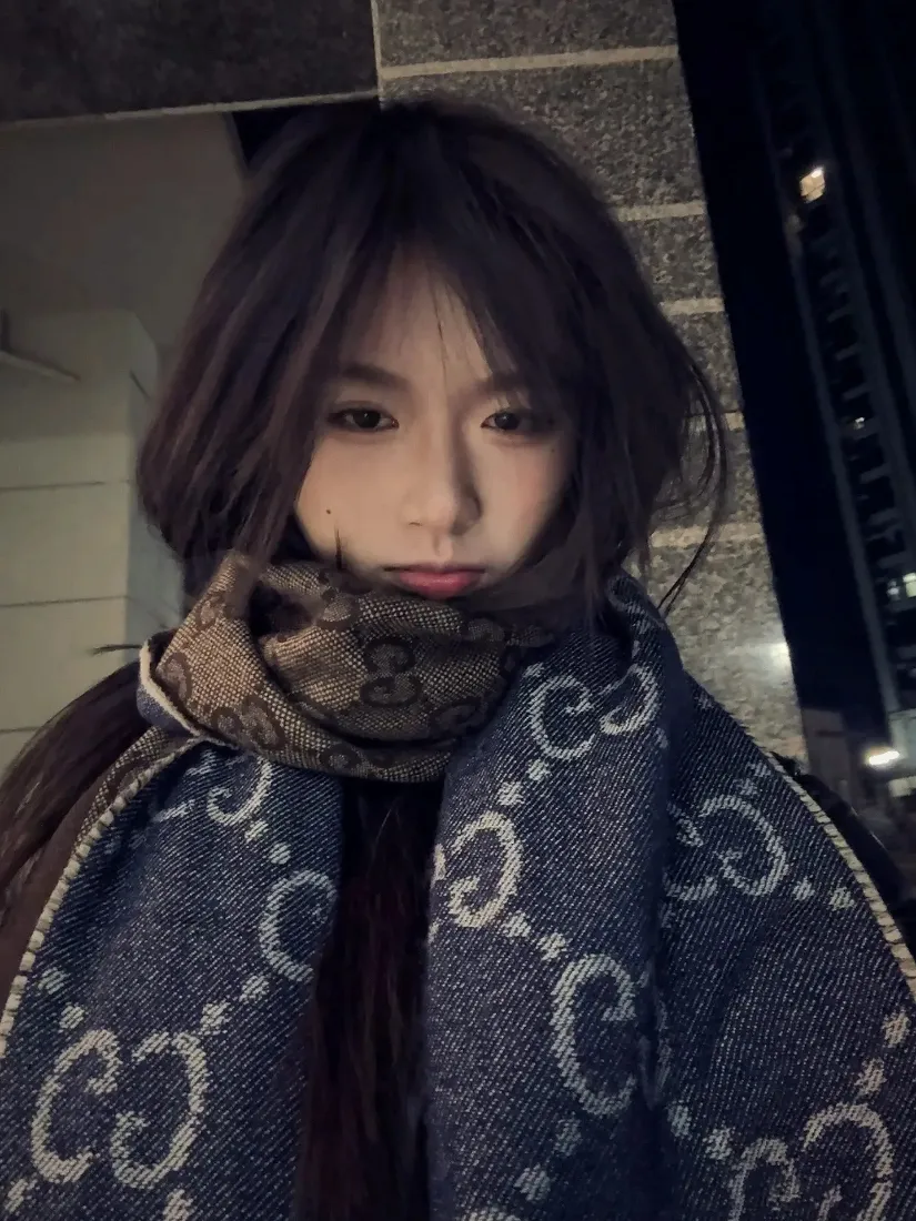 高颜值美女手机壁纸｜街头背景图片 - 冬日氛围感穿搭「哲风壁纸」