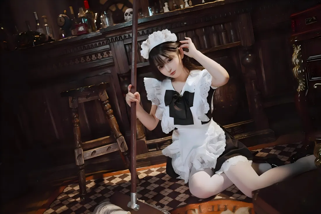 6k女仆cos壁纸｜复古房间背景图片 - 白丝少女「哲风壁纸」