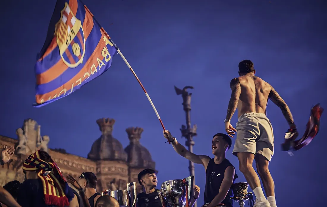 5k巴萨壁纸｜夺冠游行背景图片 - 足球俱乐部庆典「哲风壁纸」