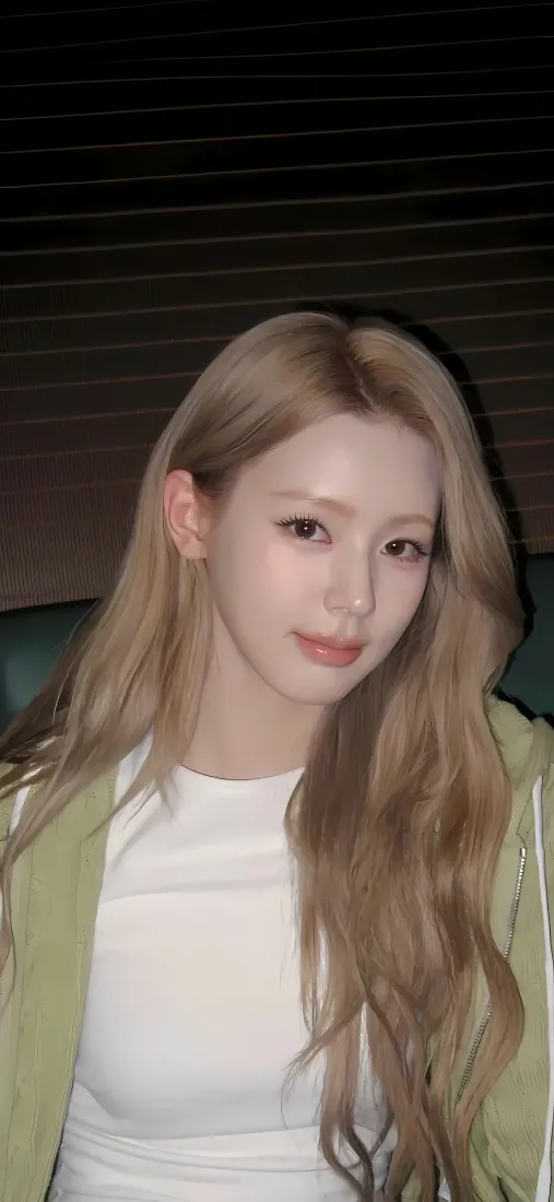 赵美延手机壁纸｜浅金长发背景图片 - 韩系女爱豆「哲风壁纸」