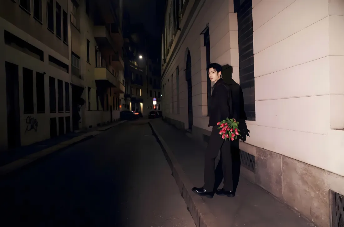 4k肖战壁纸｜夜晚小巷背景图片 - 手持郁金香「哲风壁纸」