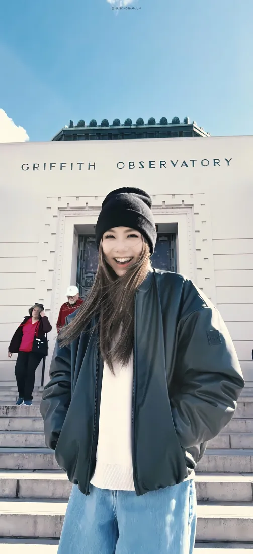 邓紫棋手机壁纸｜格里菲斯天文台背景图片 - 户外自拍「哲风壁纸」
