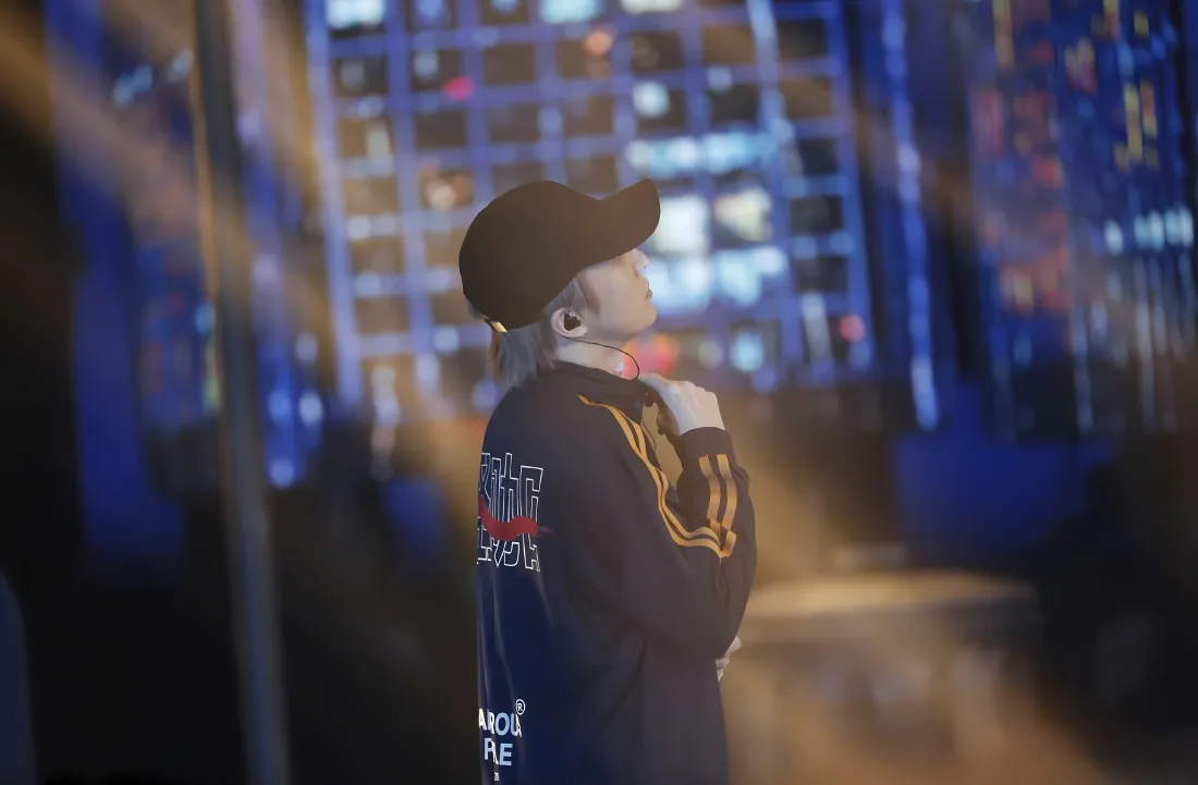 5k薛之谦壁纸｜演唱会舞台背景图片 - 氛围感现场「哲风壁纸」