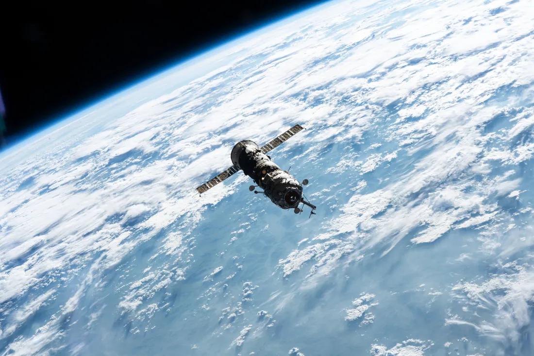 6kNASA卫星壁纸｜太空背景图片 - 地球轨道航天场景「哲风壁纸」