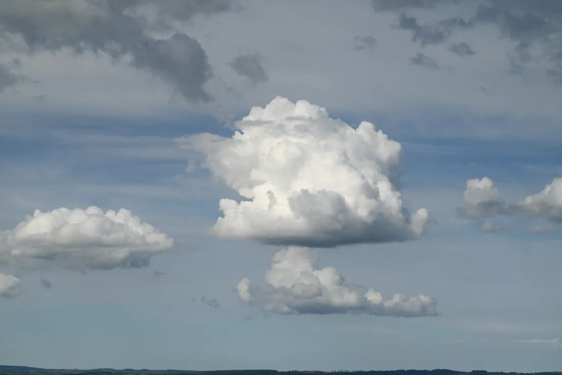 6k白云壁纸｜蓝天背景图片 - 开阔晴空「哲风壁纸」