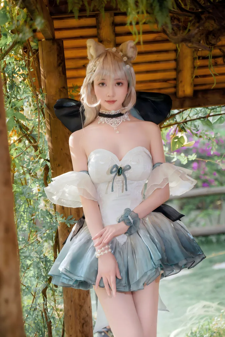 猫耳美女手机壁纸｜户外林间背景图片 - 甜系cos「哲风壁纸」