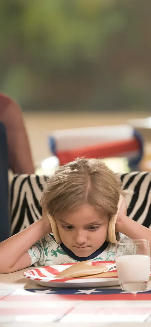 摩登家庭手机壁纸｜美剧背景图片 - 经典家庭剧「哲风壁纸」