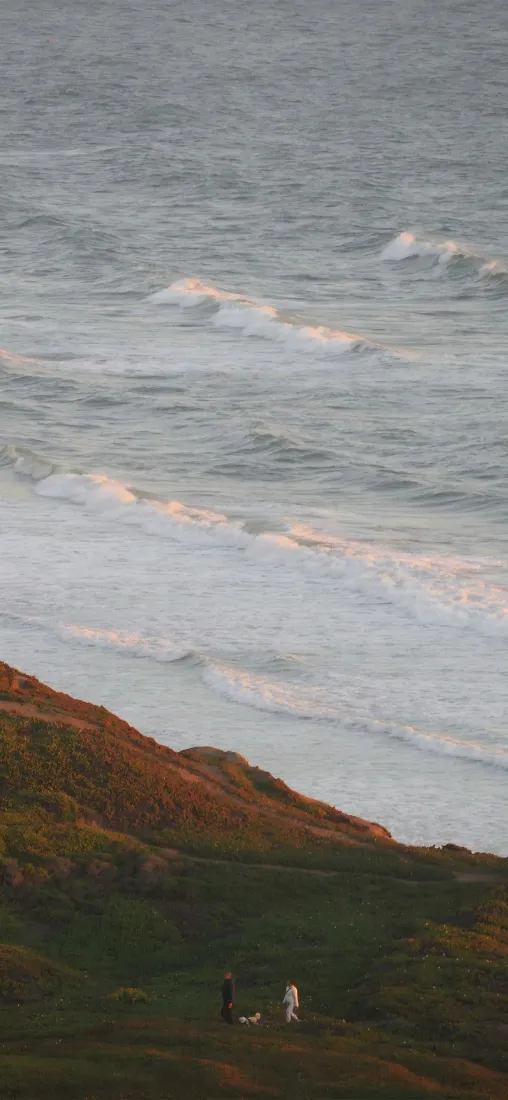 自然风景手机壁纸｜开阔背景图片 - 草地云层「哲风壁纸」