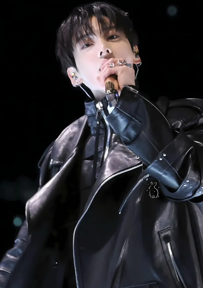 田柾国手机壁纸｜舞台背景图片 - 酷帅男星「哲风壁纸」