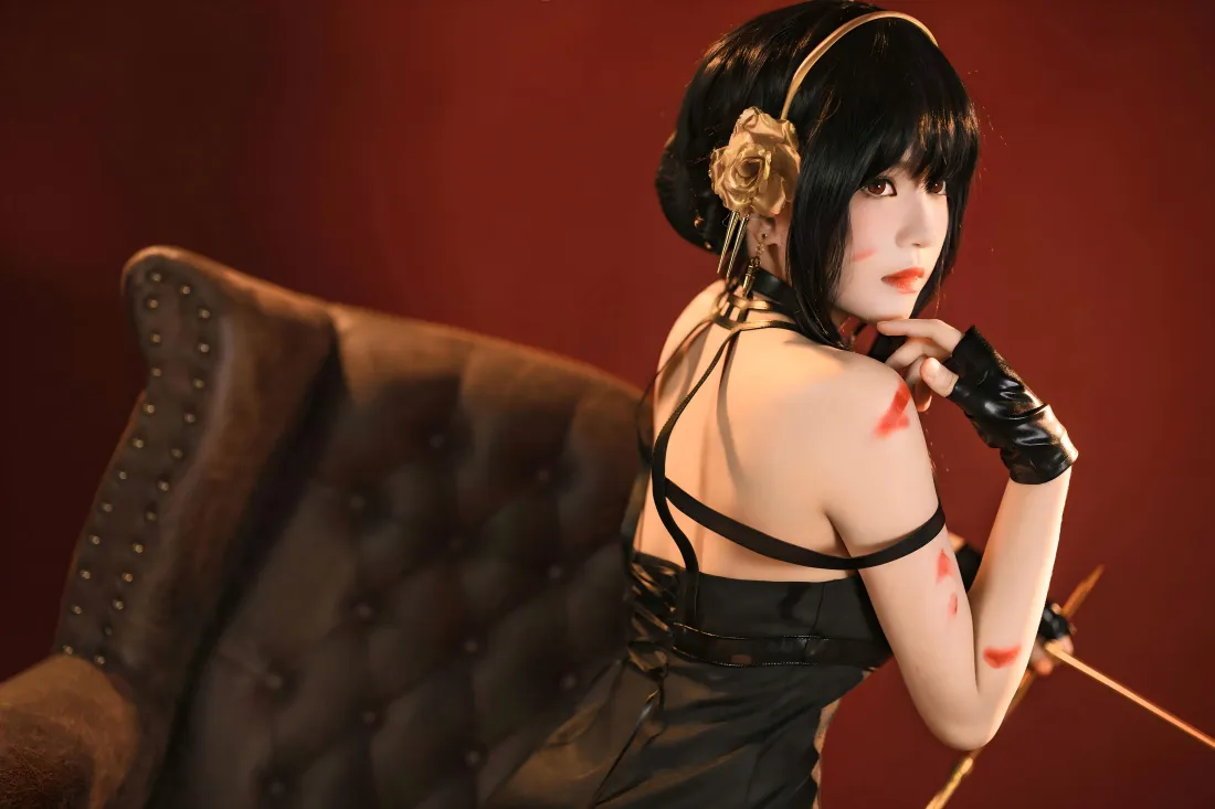 8k约尔壁纸｜cos背景图片 - 间谍过家家「哲风壁纸」