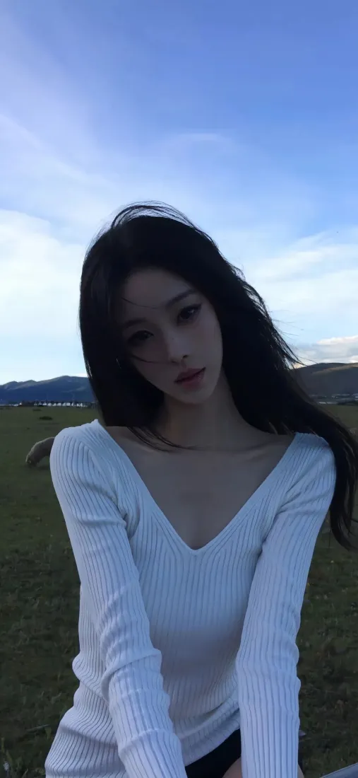 黑发美女手机壁纸｜户外背景图片 - 清新自然「哲风壁纸」