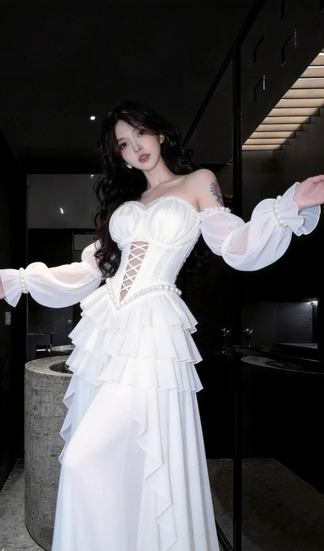 纯欲白衣美女手机壁纸｜iOS背景图片 - 气质女神「哲风壁纸」