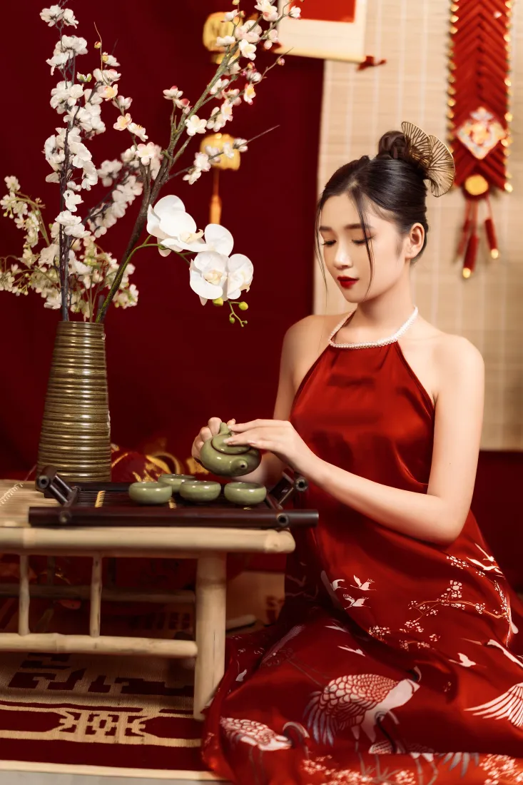古风红衣美女手机壁纸｜红色中式背景图片 - 雅静品茶「哲风壁纸」