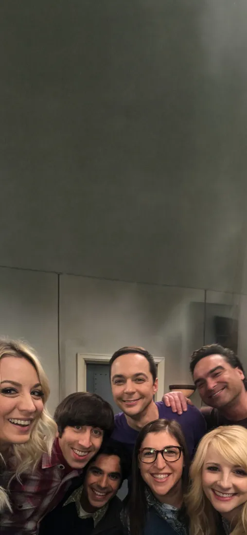 生活大爆炸手机壁纸｜美剧背景图片 - 主演合影「哲风壁纸」