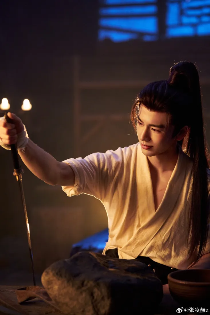 张凌赫手机壁纸｜古风烛火氛围感背景图片 - 古装男神「哲风壁纸」