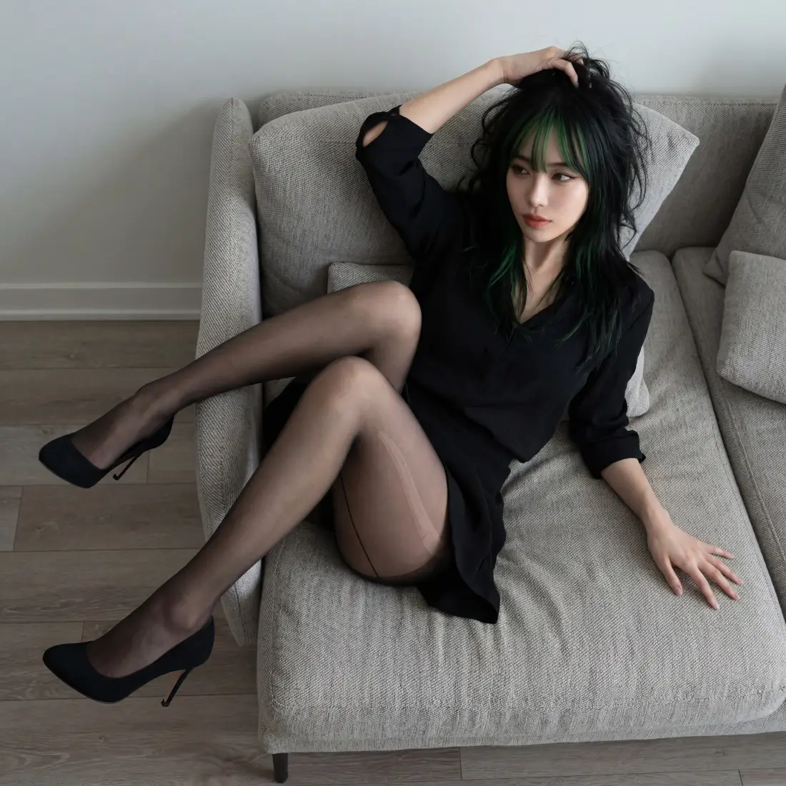 黑丝美女手机壁纸｜居家背景图片 - 慵懒沙发「哲风壁纸」