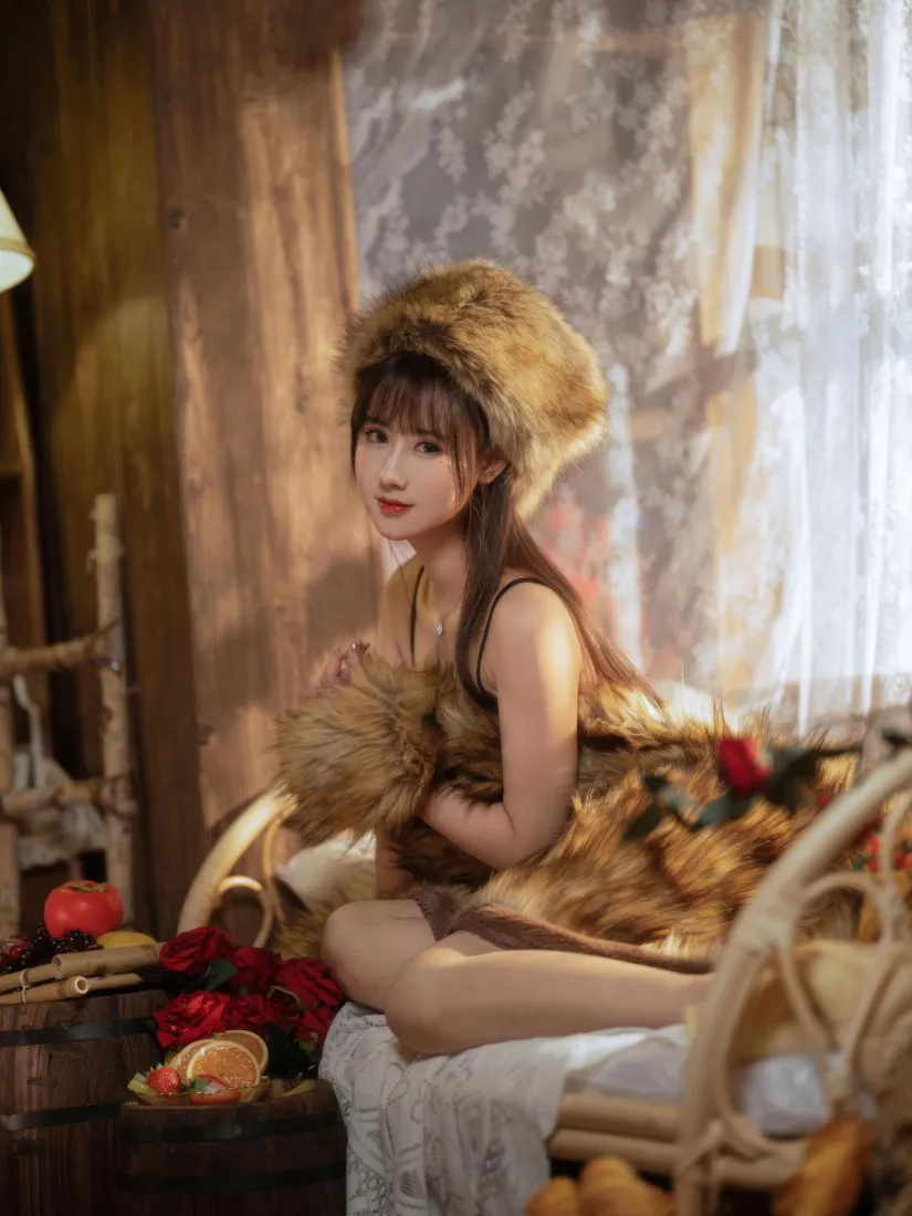 美女写真手机壁纸｜复古室内背景图片 - 暖调氛围感「哲风壁纸」