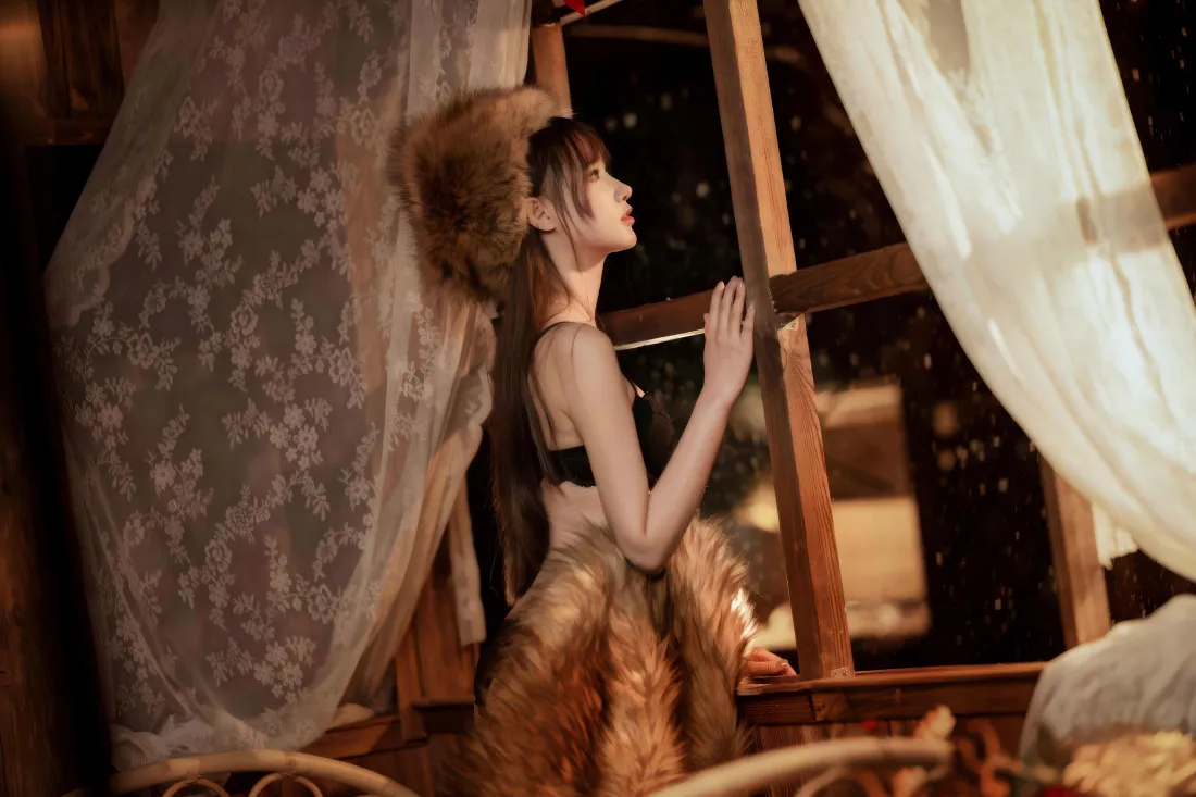 5k精灵美女壁纸｜写真背景图片 - 夜景窗台「哲风壁纸」