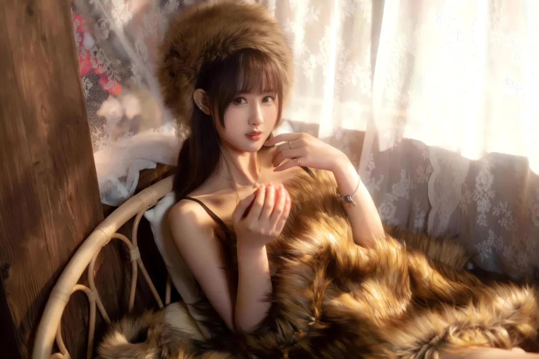 5k美女壁纸｜暖光背景图片 - 复古毛绒写真「哲风壁纸」