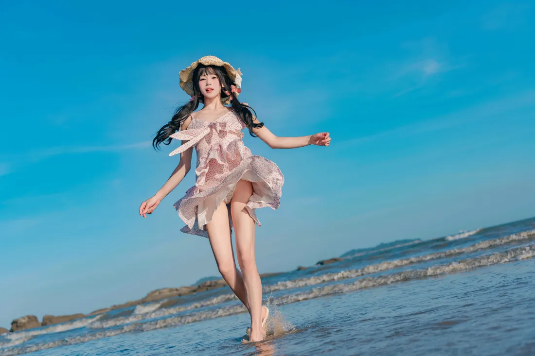 7k少女壁纸｜海边背景图片 - 逐浪「哲风壁纸」