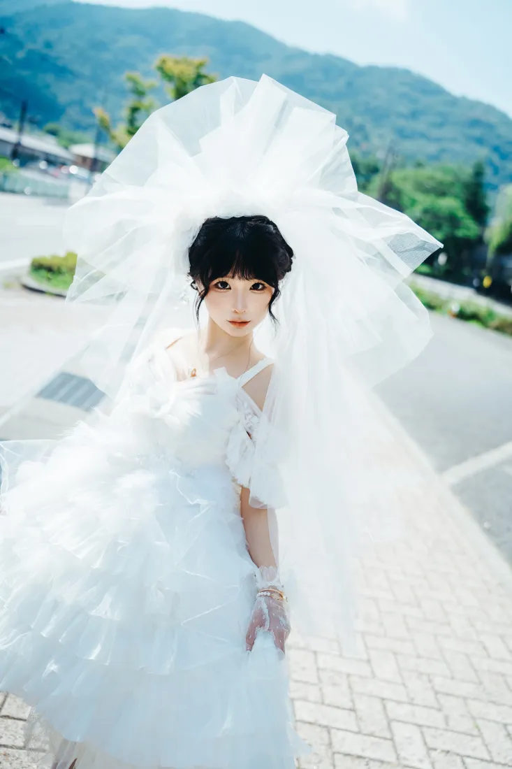 婚纱少女手机壁纸｜户外背景图片 - 清新白裙「哲风壁纸」