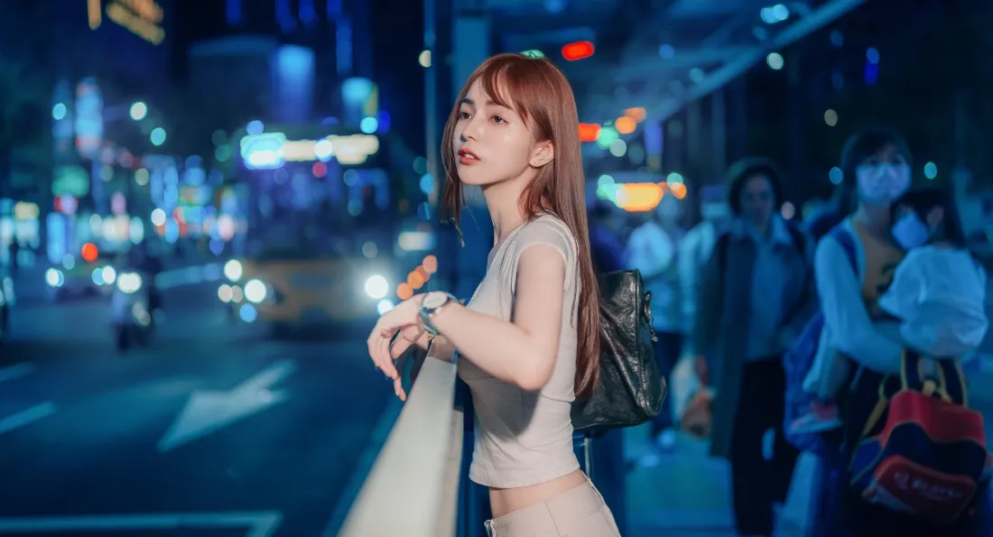 2k长发女生壁纸｜夜晚背景图片 - 都市街头「哲风壁纸」