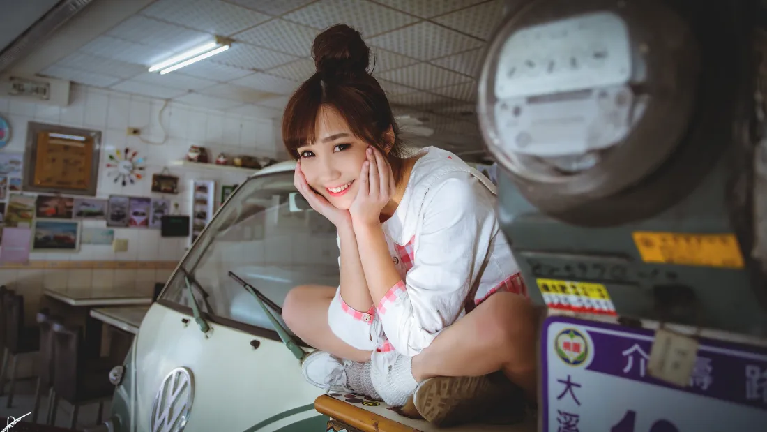 2k丸子头美女壁纸｜室内背景图片 - 办公商场「哲风壁纸」