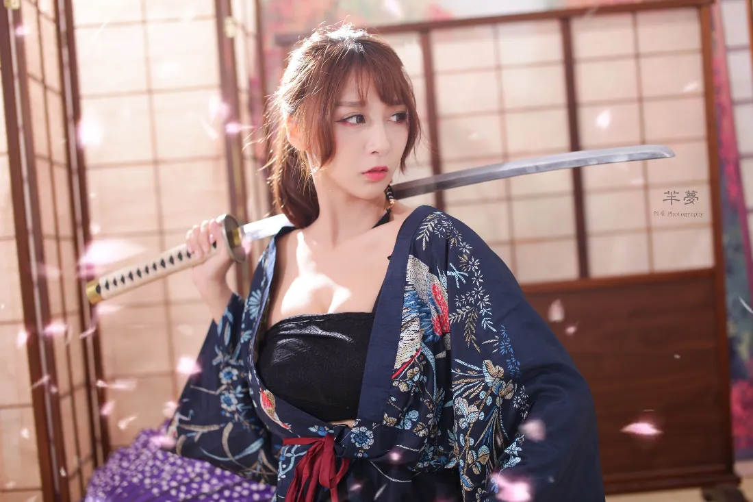 2k武士樱花壁纸｜日式和风背景图片 - 女刀客「哲风壁纸」