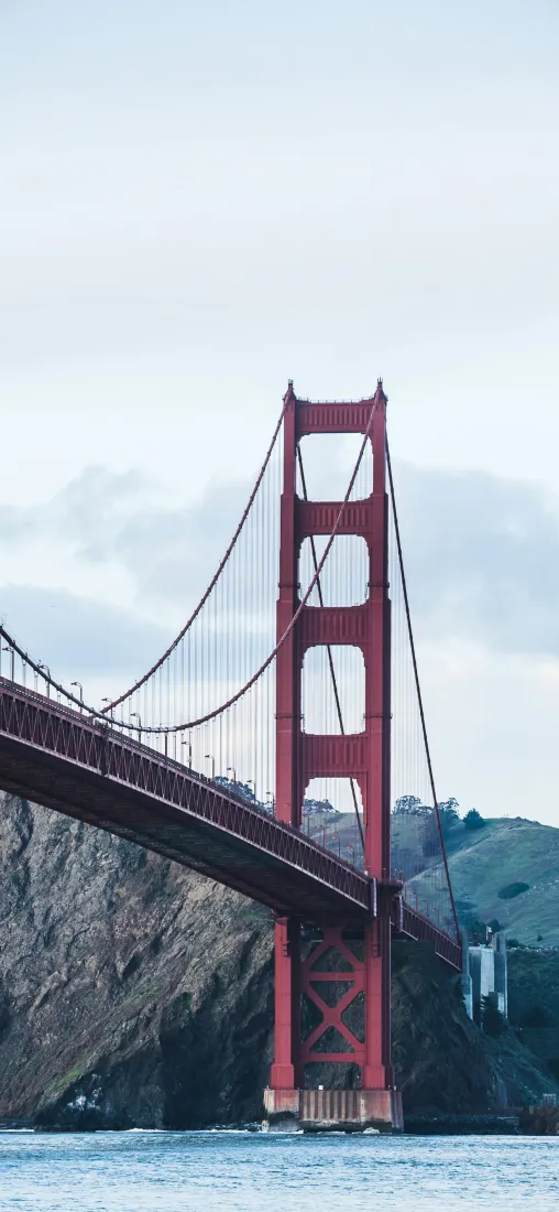 金门大桥手机壁纸｜湖水背景图片 - 红色悬索桥「哲风壁纸」